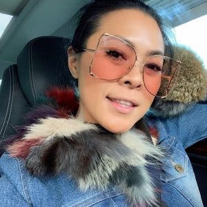 Meet your Posher, Apple